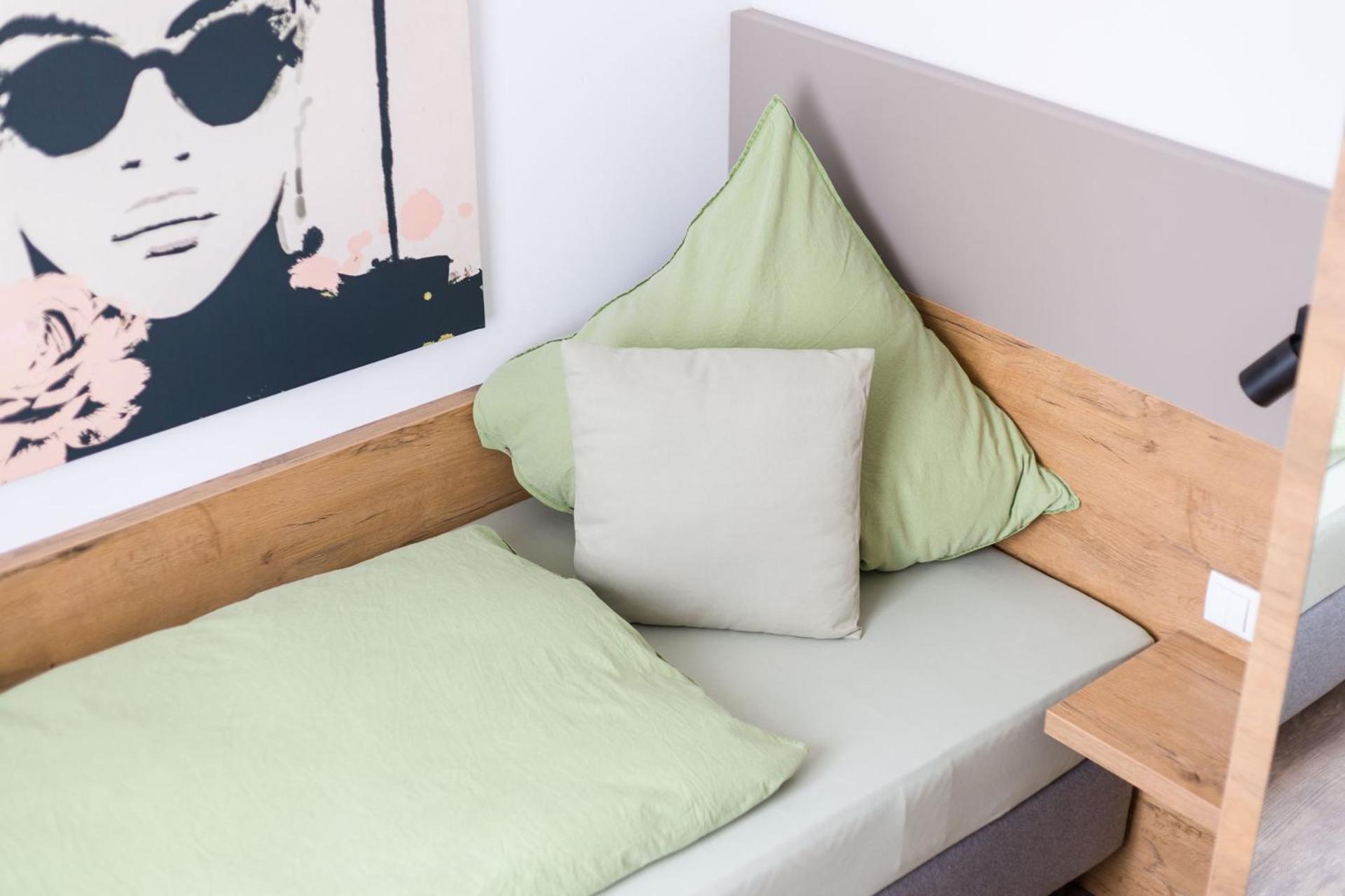 Hotel Zur Traube Uffenheim Экстерьер фото