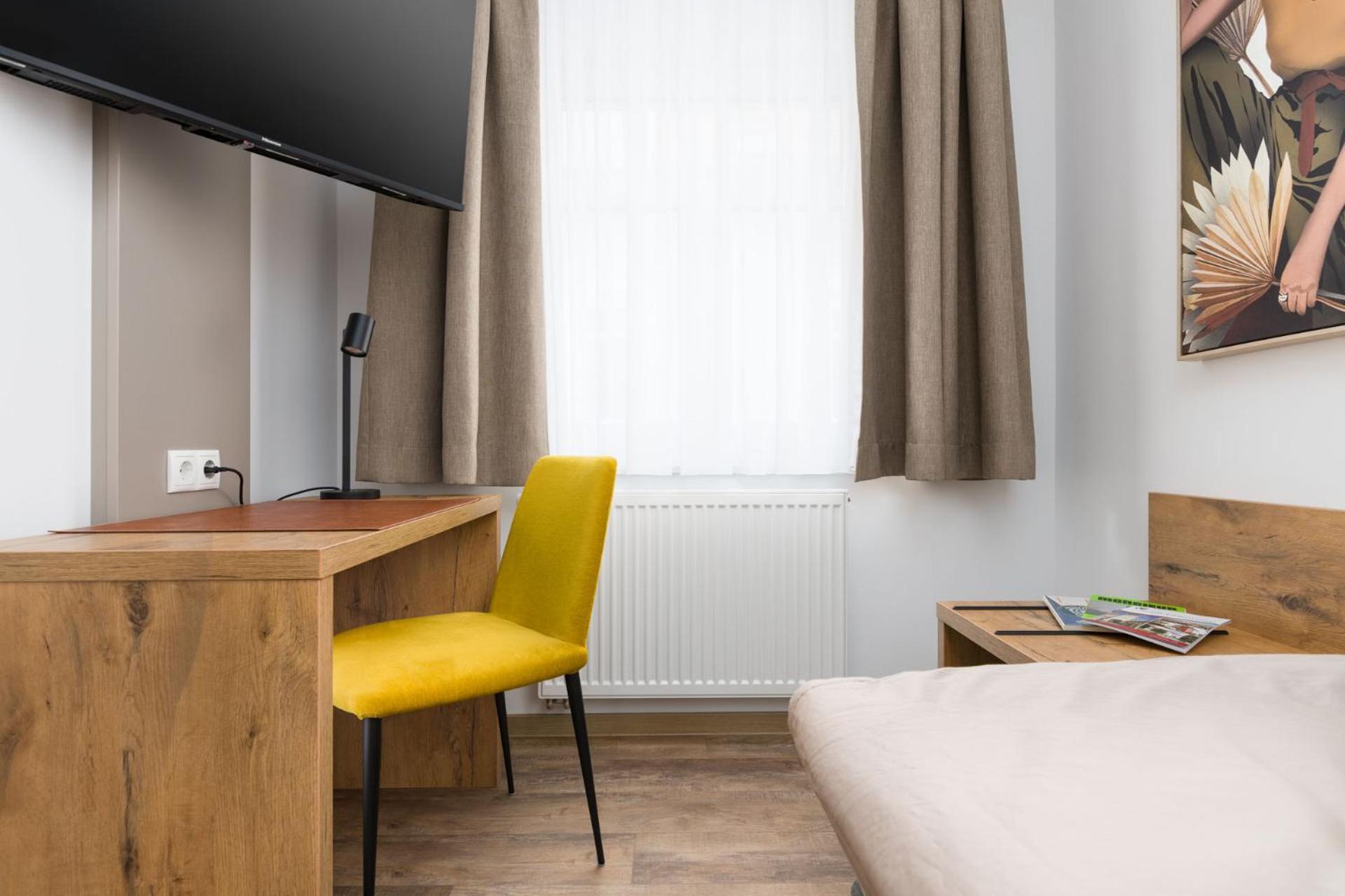Hotel Zur Traube Uffenheim Экстерьер фото