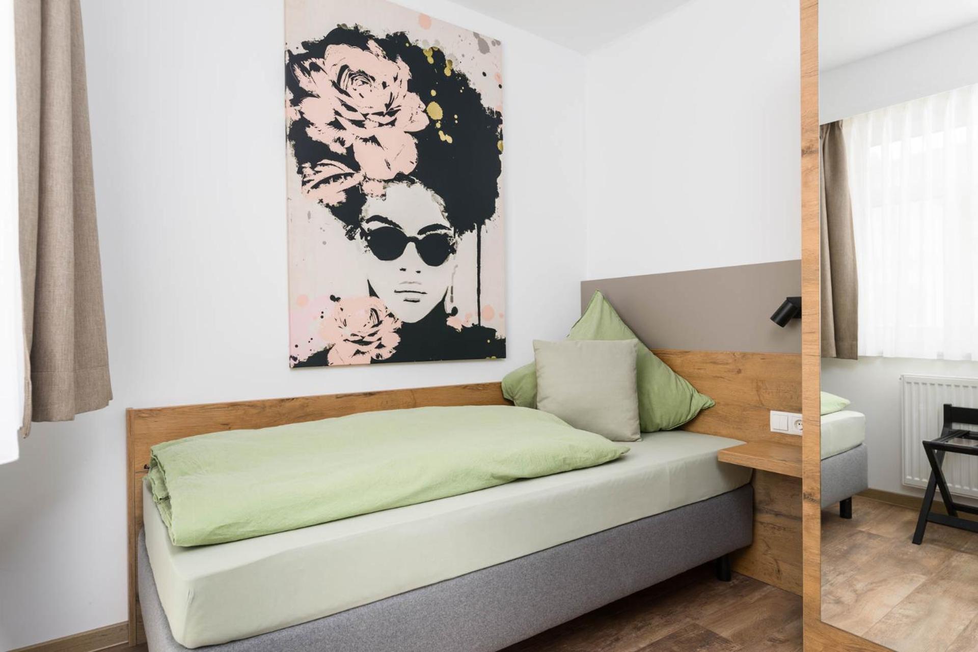 Hotel Zur Traube Uffenheim Экстерьер фото