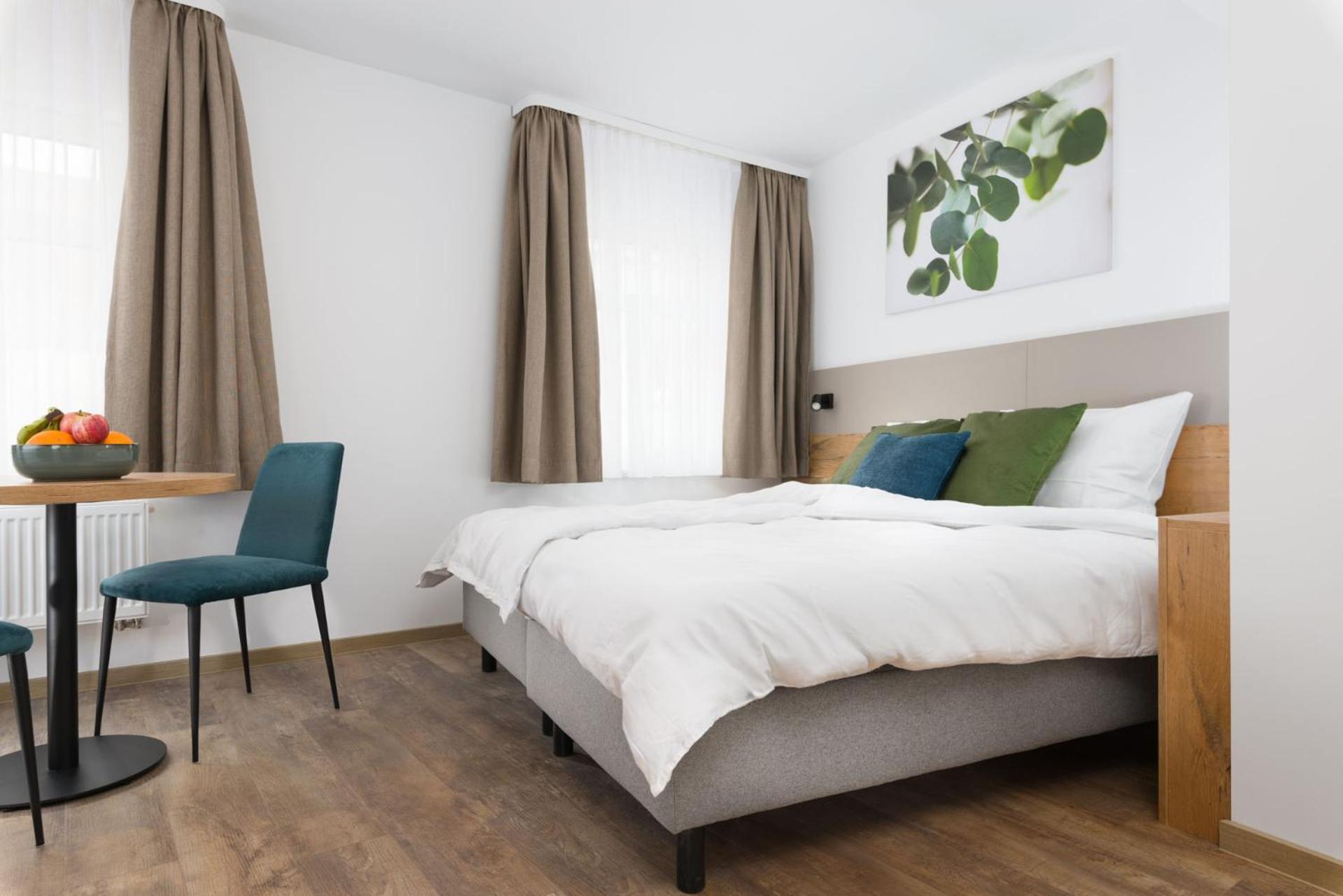 Hotel Zur Traube Uffenheim Экстерьер фото